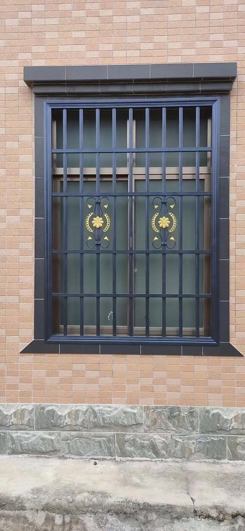 安麗鋁合金防盜網窗花安裝效果圖，美觀安全雙重守護